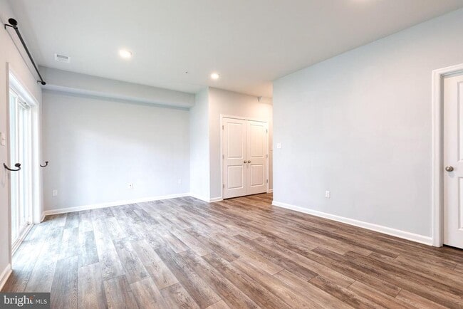 Photo - 2261 Kelston Pl