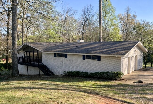 Photo - 323 Forrest Glen Rd