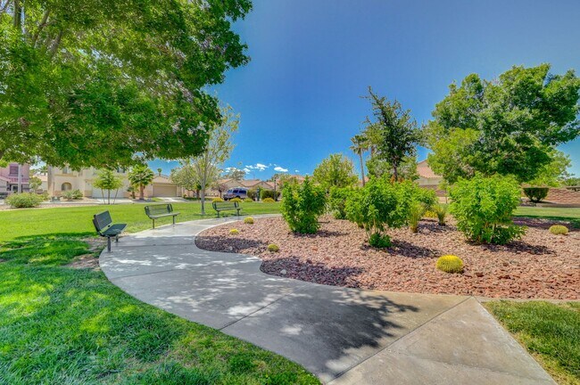 Photo - 8621 W Grand Pine Ave