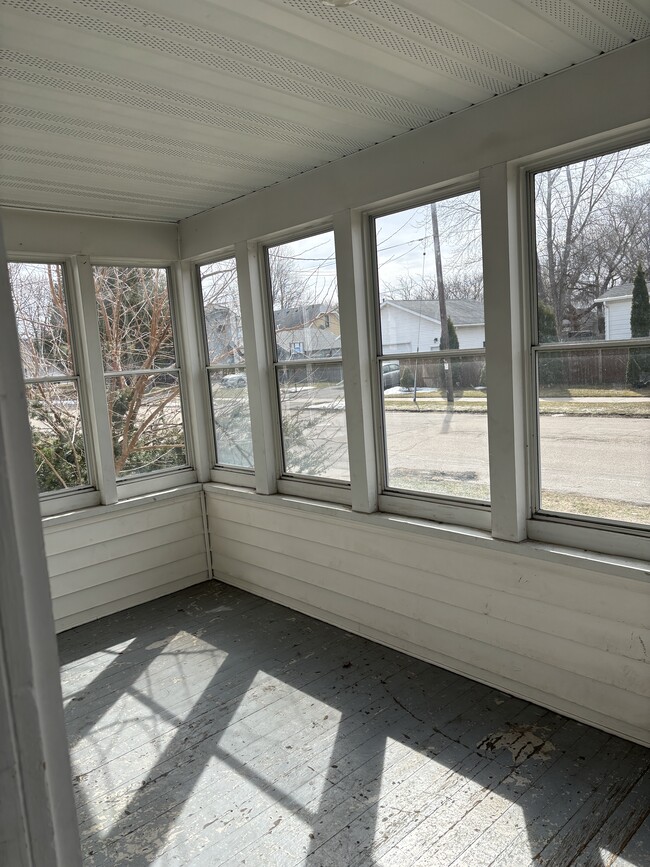 Photo - 102 Sterling Ave Unidad Lower