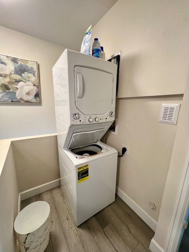 Photo - Short-term furnished apartment! Unidad B