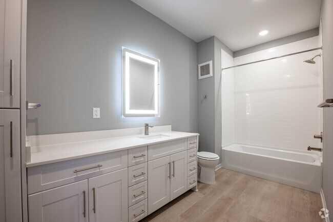 3BR, 2BA - 1,200SF - Bathroom