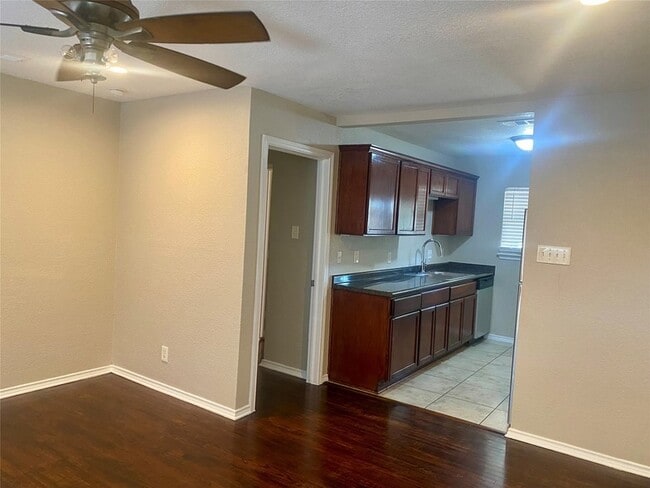 Photo - 1211 Stone Dr