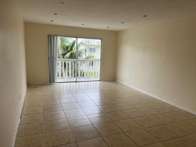 Photo - 15225 NE 6th Ave