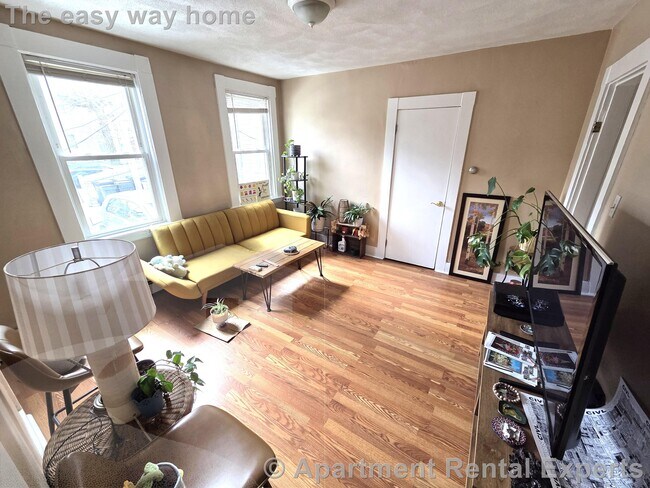 Photo - 273 Cardinal Medeiros Ave Unit #1