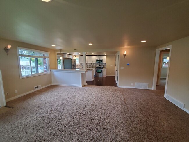 2717 S Fruitland Unit Main House