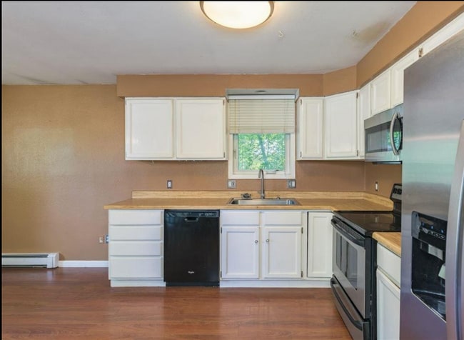 Photo - Cozy 3BR Home in Quiet Neighborhood – Gara...