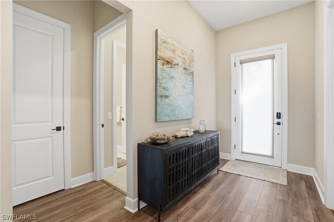 Photo - 20040 Hartford Blvd