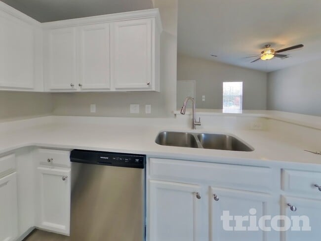 Photo - 15228 Pangborn Pl