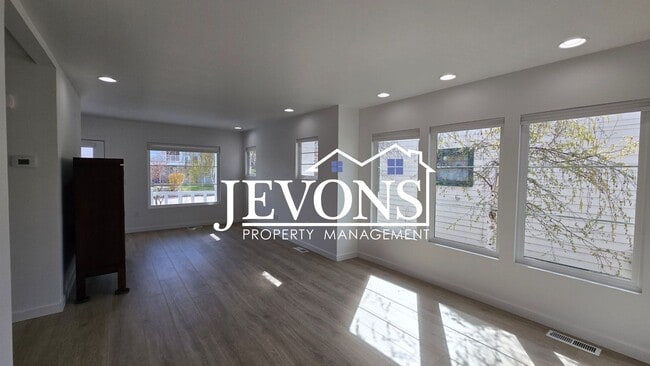 Photo - Charming White Bungalow with Modern Upgrades in the Heart of Yakima