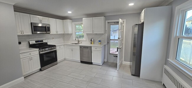 Building Photo - 103 Orono St Rental