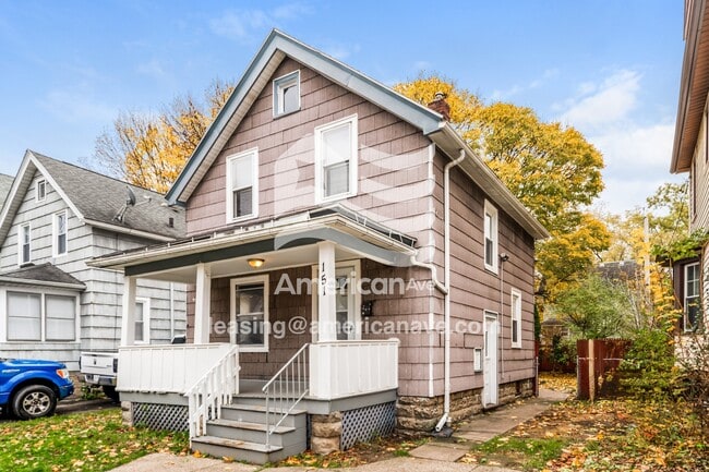 Photo - 151 Mohawk St