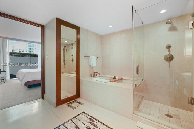 6801 Collins Ave Unit 503