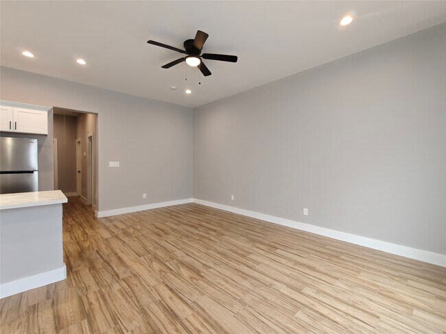 Photo - 4124 Vaughn St