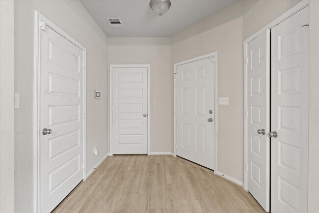 Photo - 5308 CJ Walker Ln