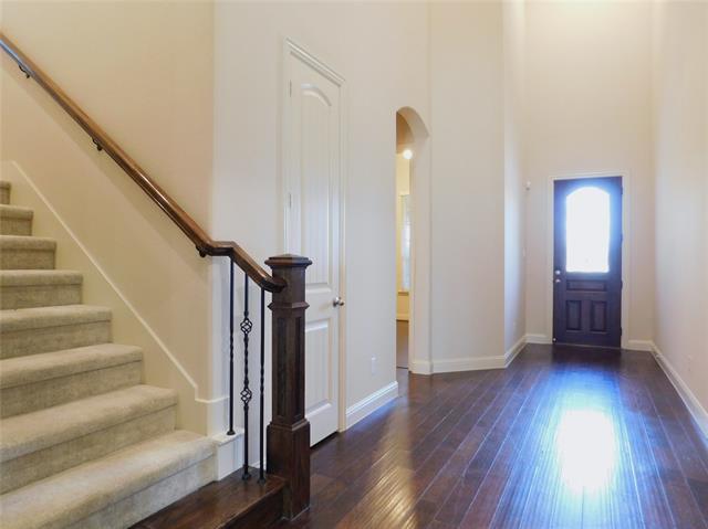 Photo - 1704 Serra Dr