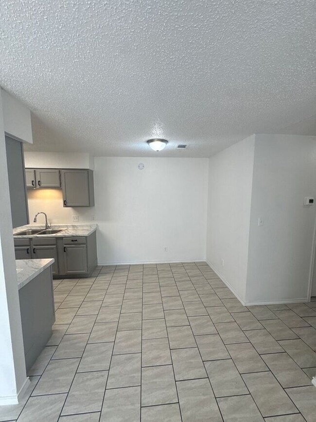 Photo - 904 N Bishop St