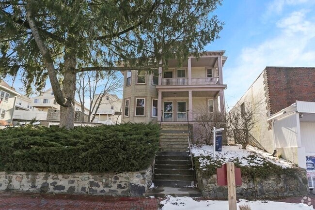 Building Photo - 1296 Massachusetts Ave Unit 1296 Massachusetts ave Rental