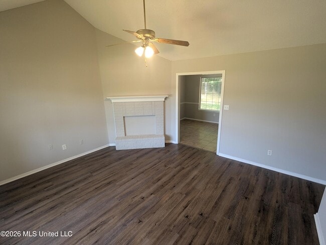 Photo - 904 Acorn Cove