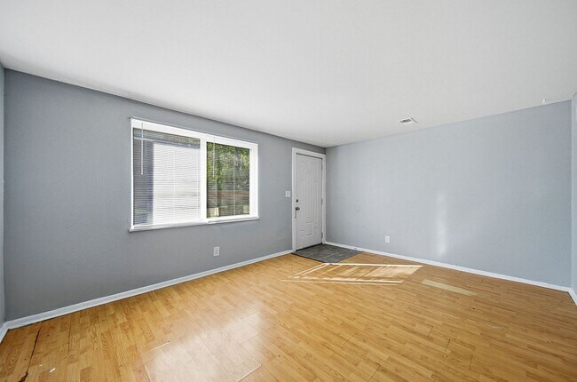 Photo - 2301 Jefferson Ave Unit D