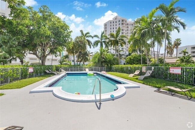 Building Photo - 9800 E Bay Harbor Dr Unit 9 Rental