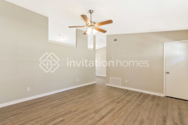 Photo - 6525 Emerald Pointe Cir