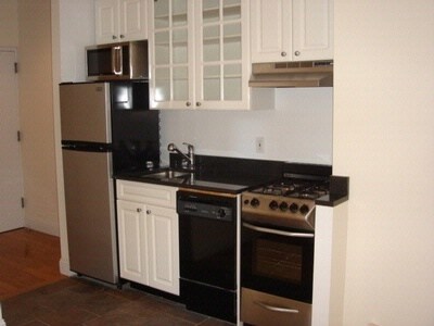 246 Mott St Unidad 19-20