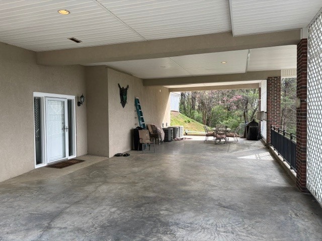 Building Photo - 7540 Glastonbury Rd Unit 1