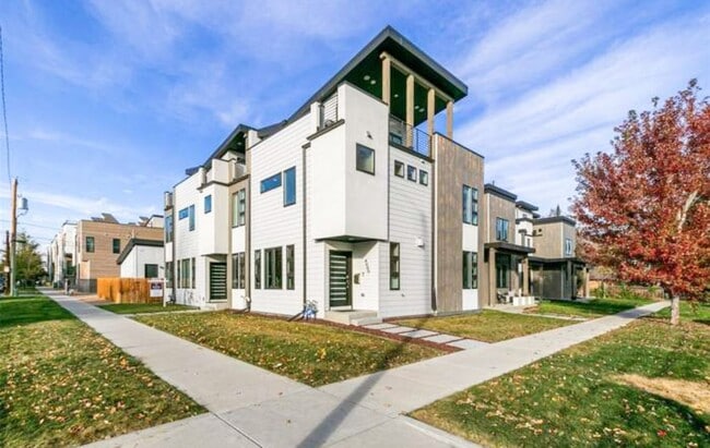 Building Photo - Beautiful 4 bedroom 3 bathroom property in Jefferson Park Denver