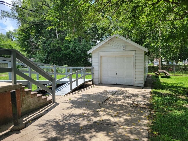 Photo - Floor-tastic Retreat: Rent this 3 Bed/1 Ba...