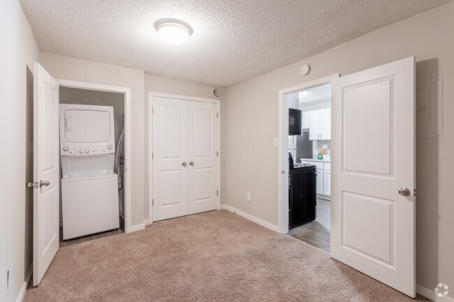 1BR, 1BA -700sqft