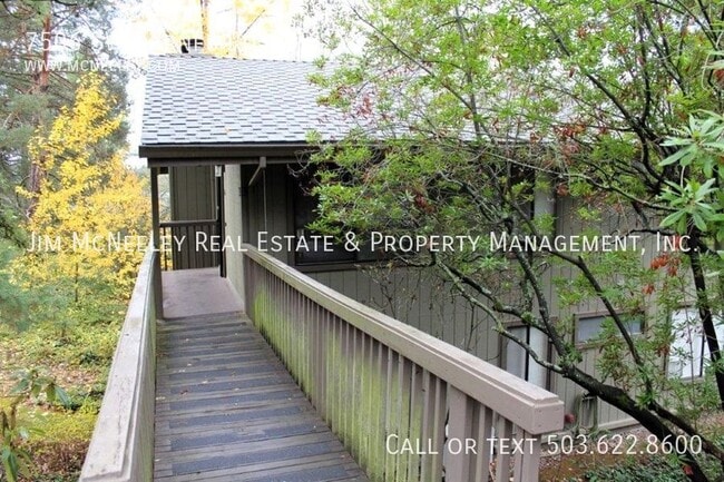 Building Photo - 7506 SW Barnes Rd Unit #B