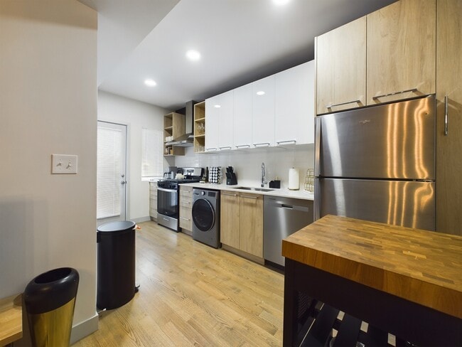 Photo - 2439 W Walton St Unidad 3R