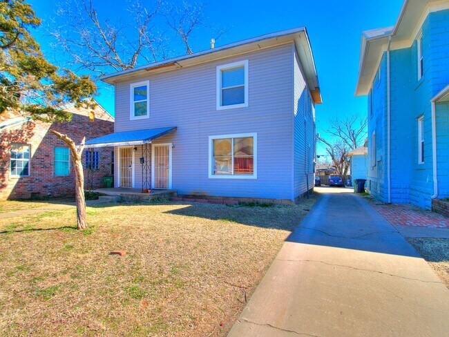 Photo - Cute Duplex - Upper Unit!