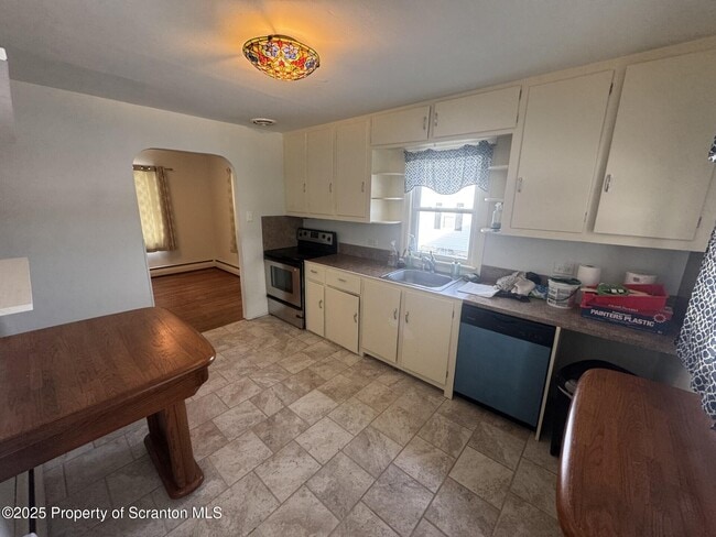 Photo - 910 Bernard Ave