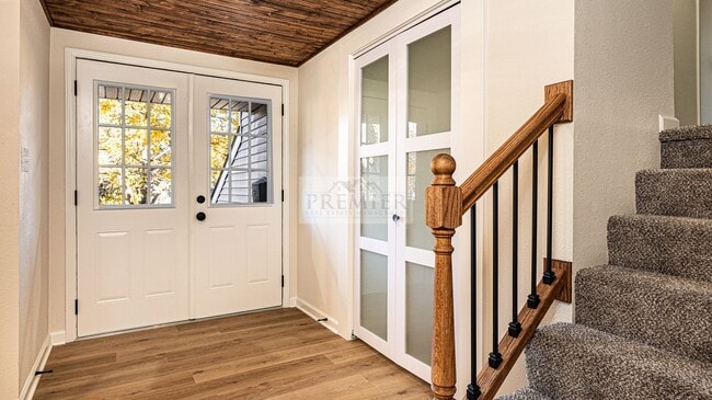 Photo - 9841 Melrose Dr