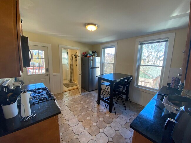 Photo - 176 Elm St Unit 2