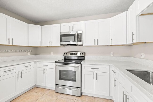 Photo - 1542 N Lawnwood Cir