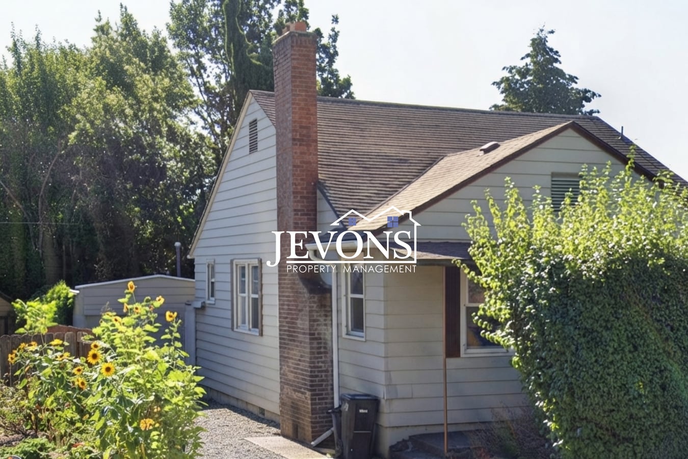 Photo - A charming and well-located single-family home in Yakima!
