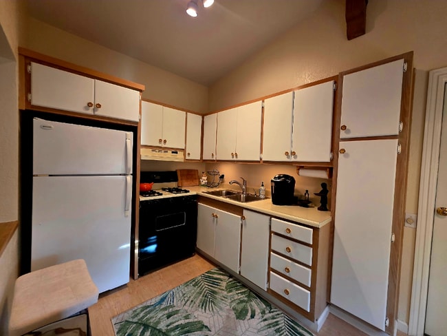 Photo - 3921 Pressley Rd