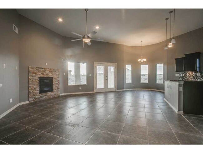 Photo - Stunning 4 bedroom, 2.5 bath home in East ...