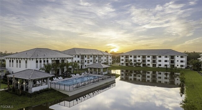 Building Photo - 7301 Lake Bank Lp Unit Parkside Villa