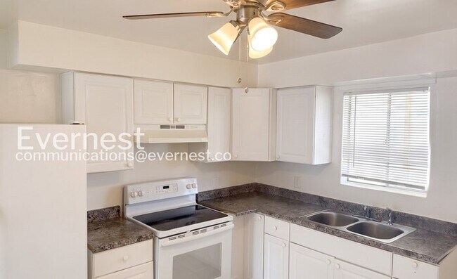 Photo - 445 N Drew St E