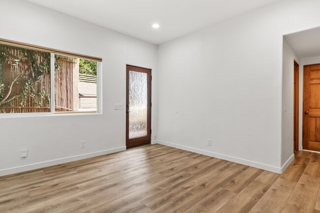 Photo - 2594 Montgomery Ave