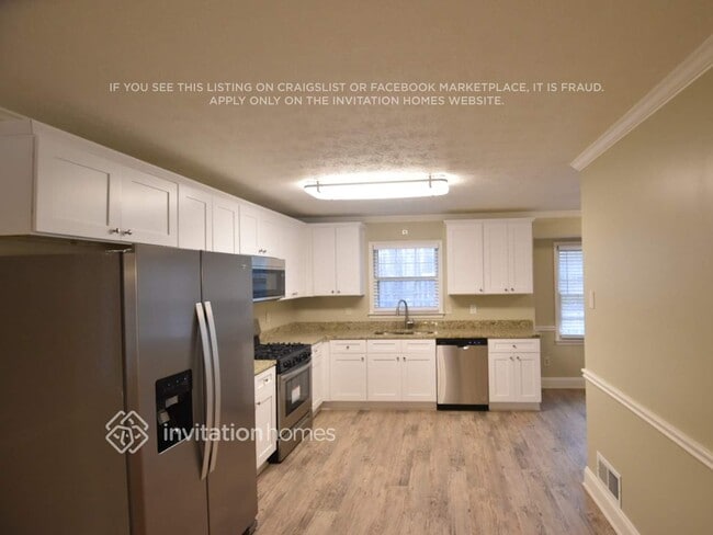 Photo - 388 Summerville Dr NW