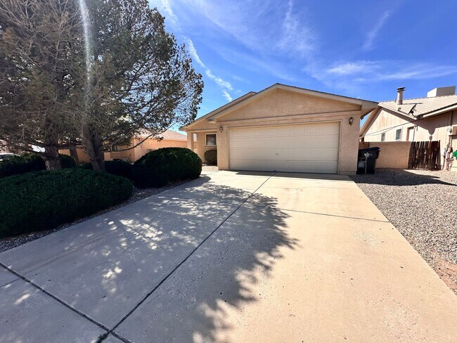 Photo - 3 Bedroom 2 Bath 2 Car Garage w/ Fenced in Yard