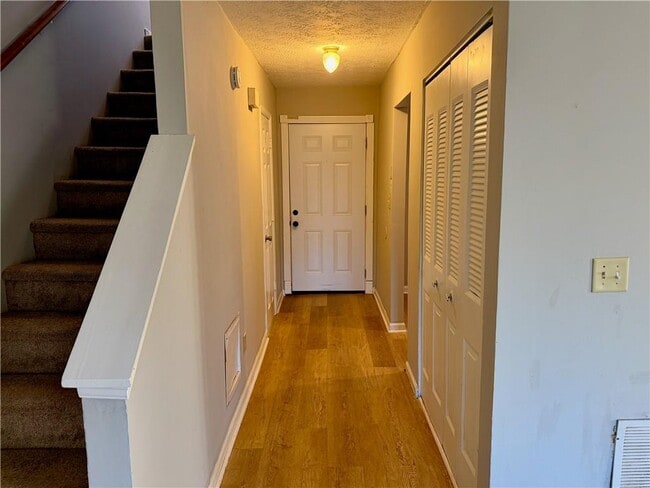 Photo - 1911 Shenandoah Valley Ln SE