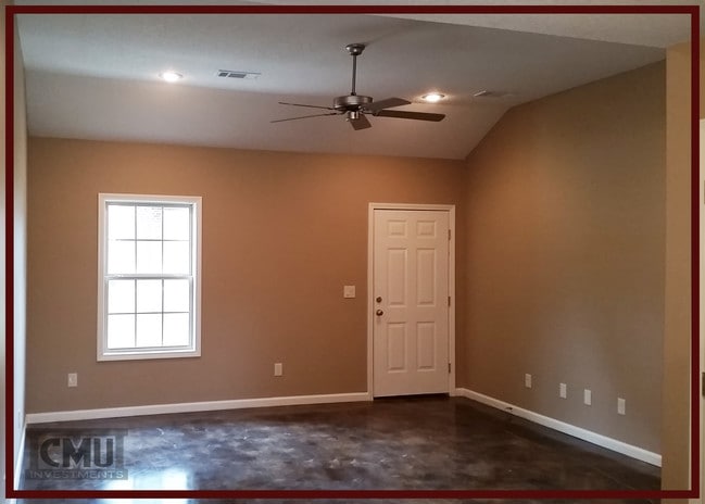 Photo - 2204 Hurst Ln