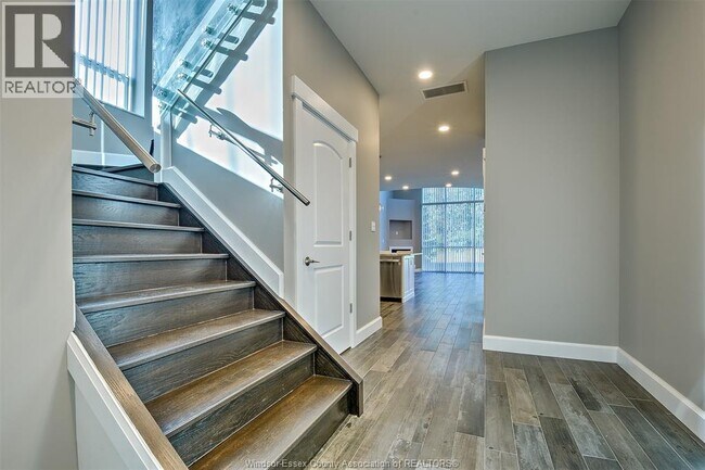 Photo - 1225 Riverside Dr W Unit 101