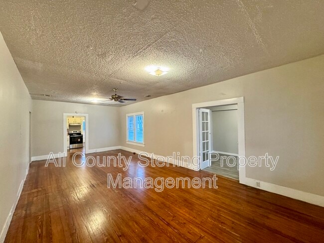 Photo - 235 SW Columbia Ave